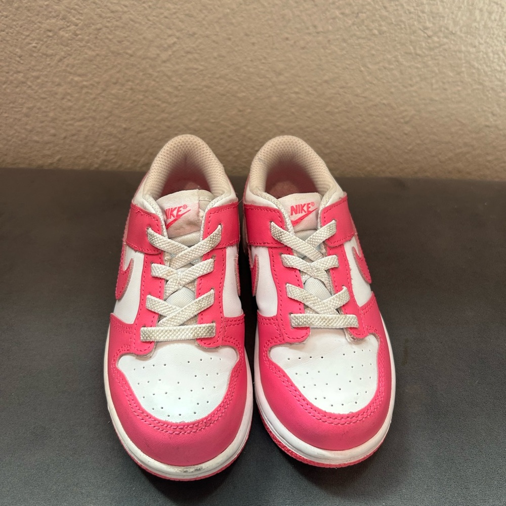 Nike Dunks Low Kids Sneakers in Pink and White